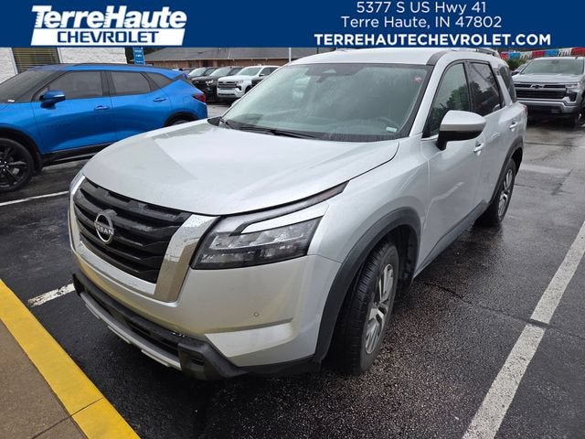 2025 Nissan Pathfinder SL