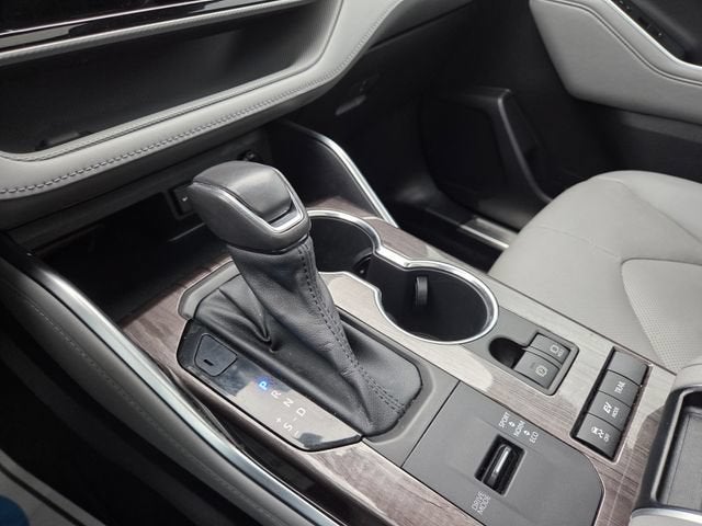 2021 Toyota Highlander Hybrid Platinum