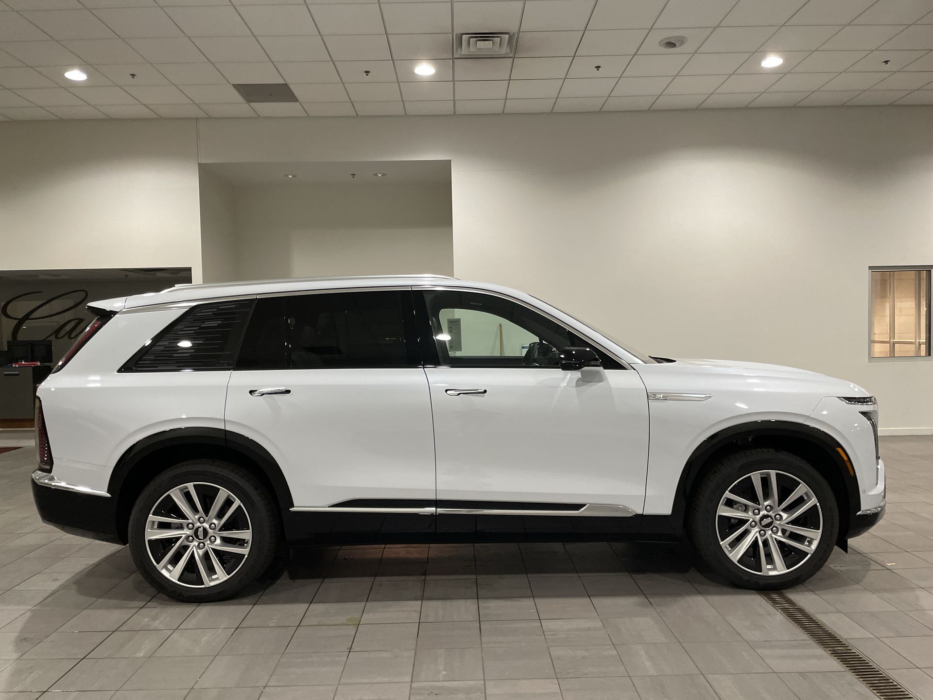 2026 Cadillac VISTIQ Luxury