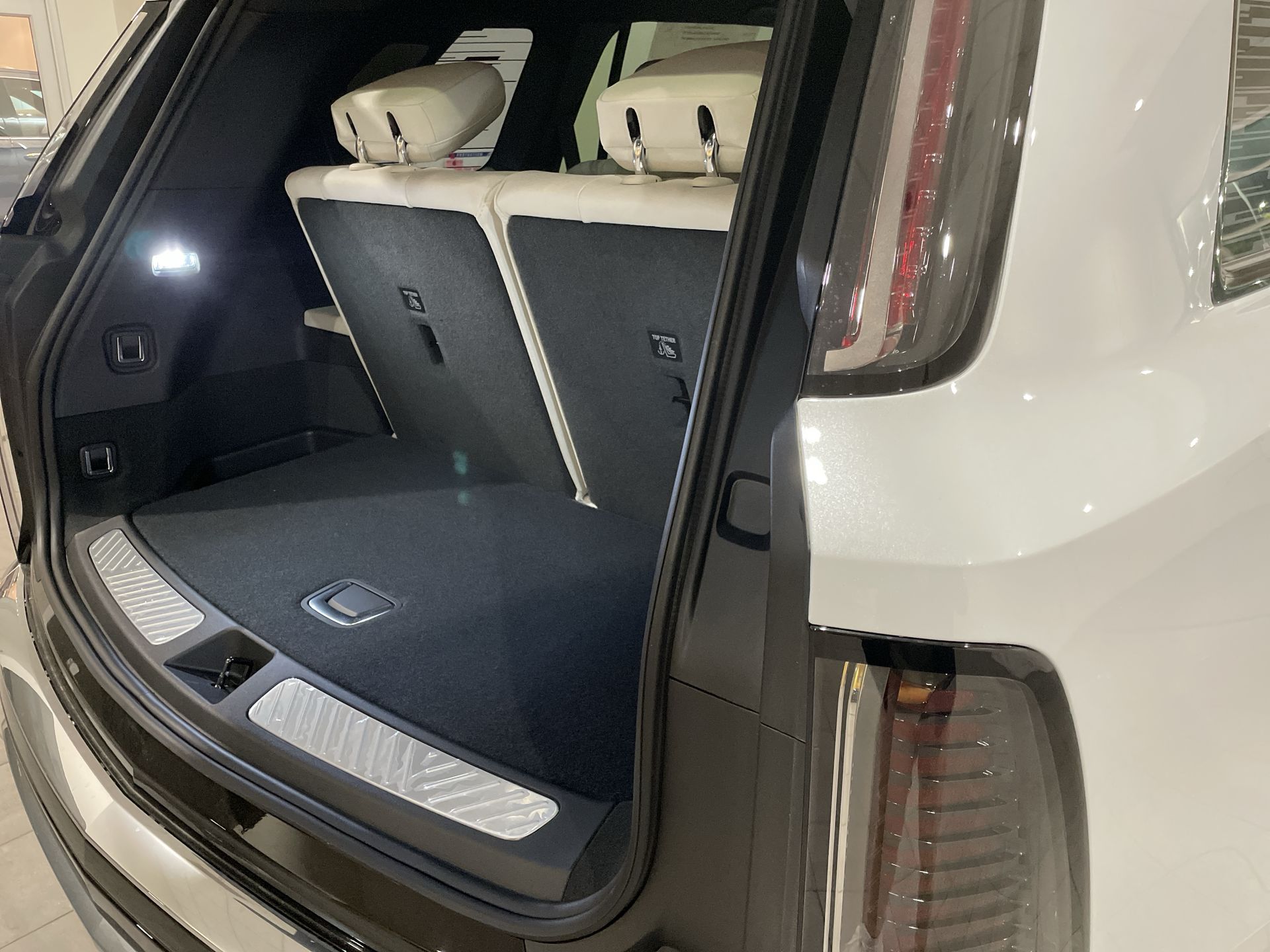 2026 Cadillac VISTIQ Luxury