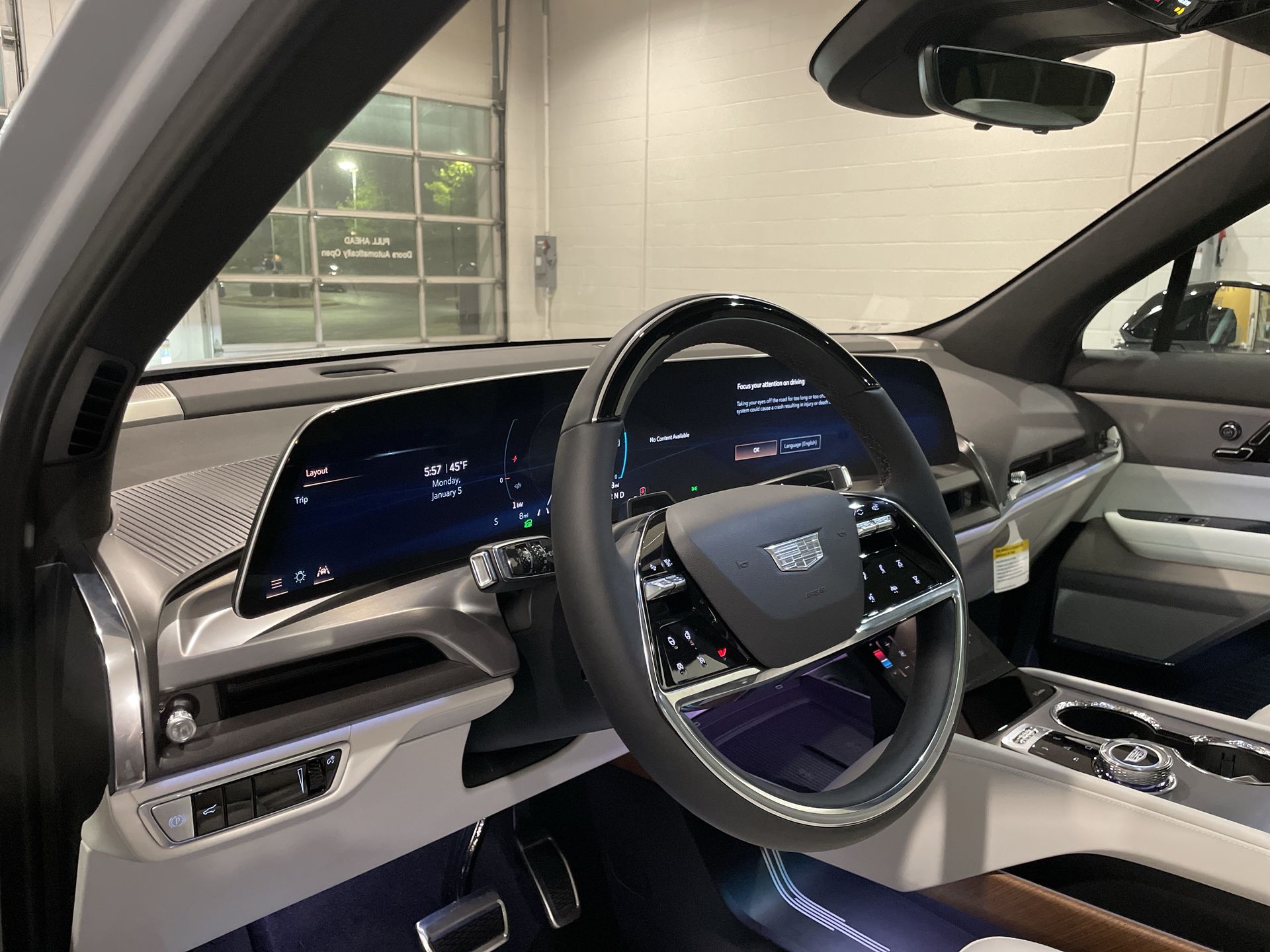 2026 Cadillac VISTIQ Luxury