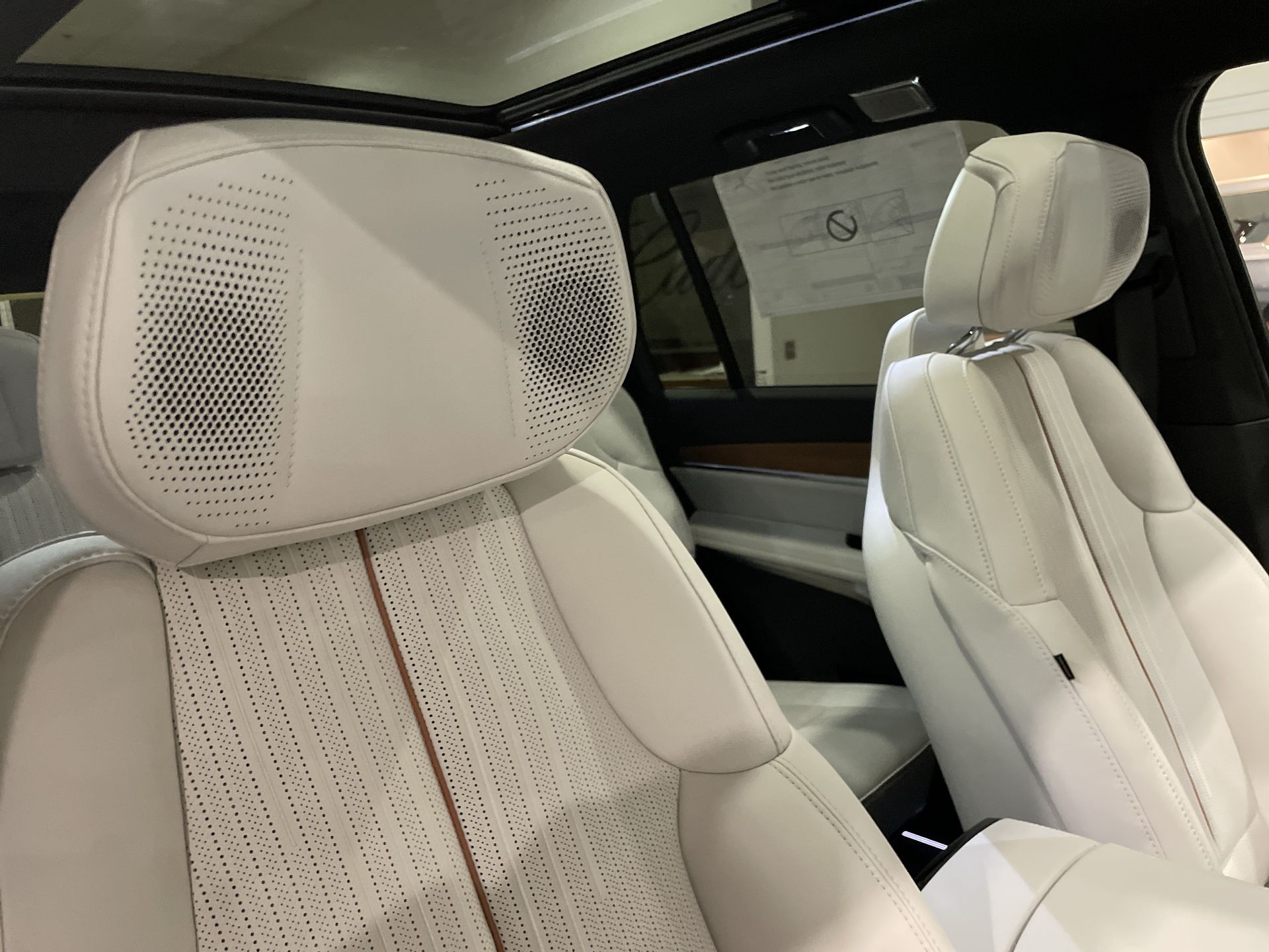 2026 Cadillac VISTIQ Luxury