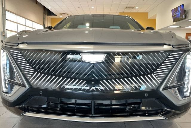 2024 Cadillac LYRIQ Luxury 1