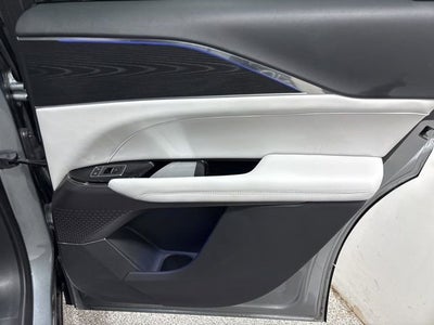 2024 Cadillac LYRIQ Luxury 1