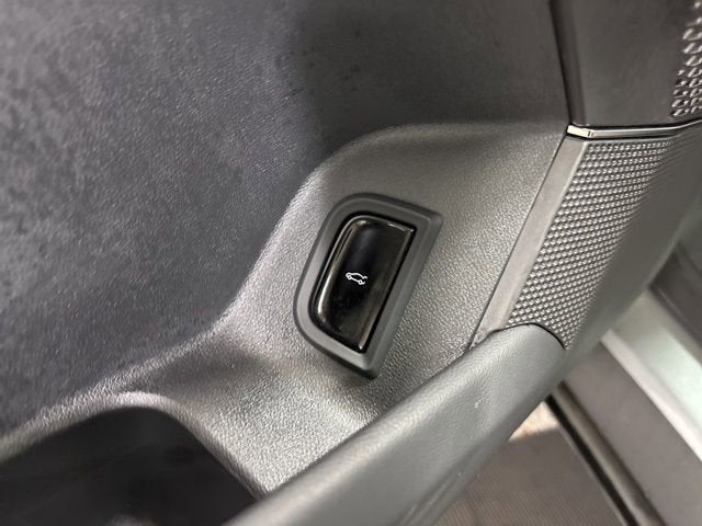 2024 Cadillac LYRIQ Luxury 1