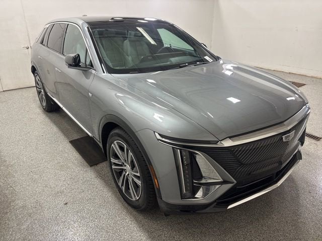 2024 Cadillac LYRIQ Luxury 1