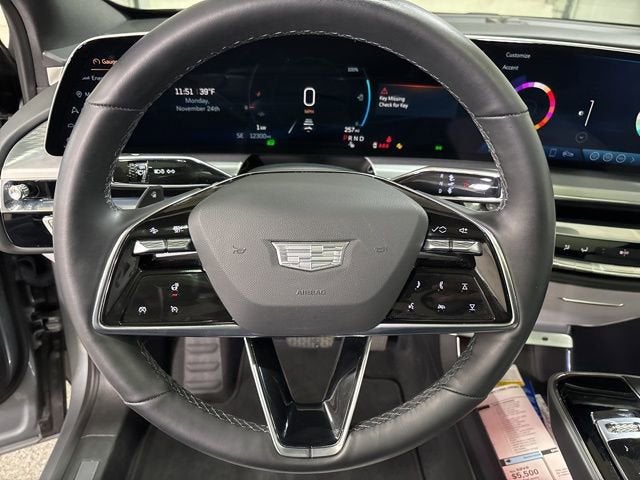 2024 Cadillac LYRIQ Luxury 1