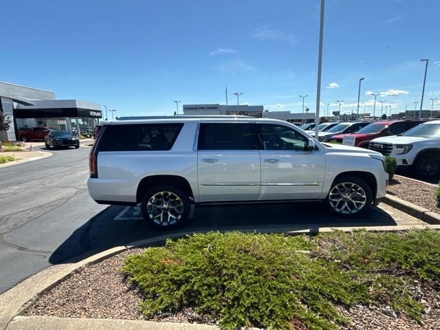 2019 Cadillac Escalade ESV Premium Luxury