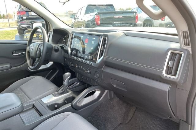 2025 Nissan Frontier SV