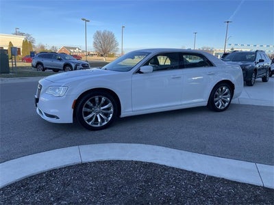 2019 Chrysler 300 Touring L