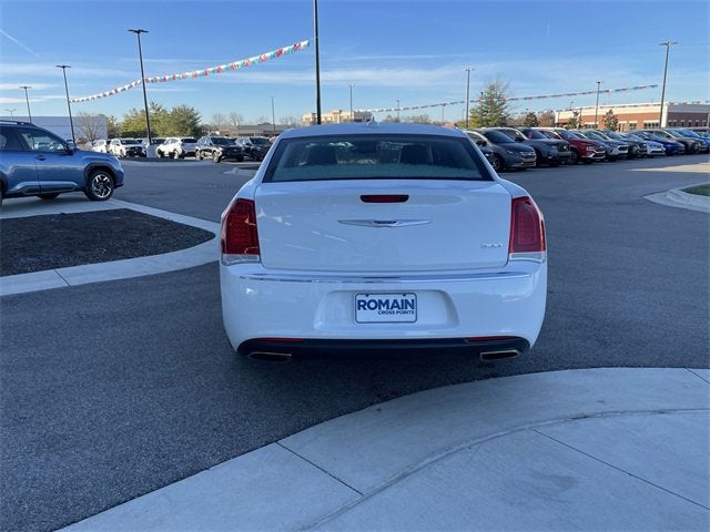 2019 Chrysler 300 Touring L