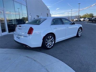2019 Chrysler 300 Touring L