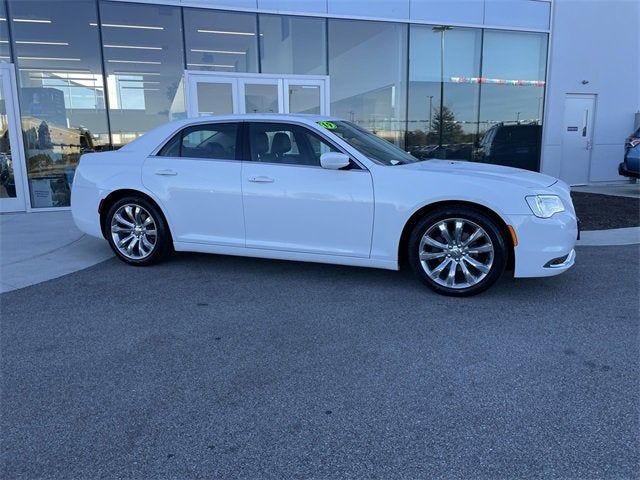 2019 Chrysler 300 Touring L