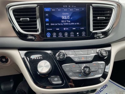 2017 Chrysler Pacifica Touring-L Plus