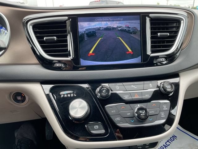 2017 Chrysler Pacifica Touring-L Plus