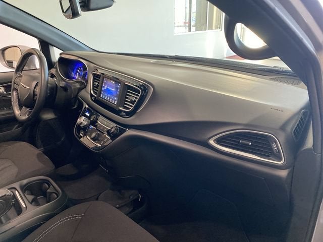 2020 Chrysler Pacifica Touring