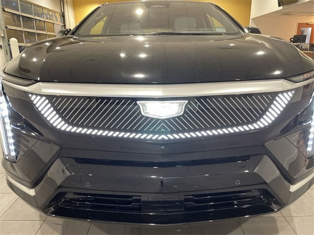 2025 Cadillac OPTIQ Luxury 2