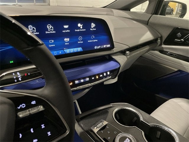 2025 Cadillac OPTIQ Luxury 2