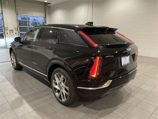 2025 Cadillac OPTIQ Luxury 2