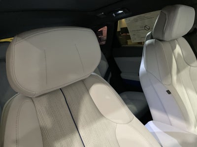 2025 Cadillac OPTIQ Luxury 2