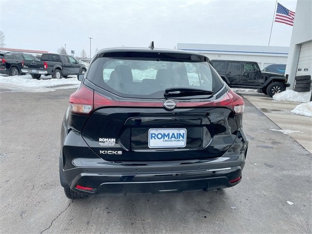 2024 Nissan Kicks S