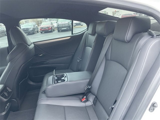 2023 Lexus ES 350 F SPORT Handling