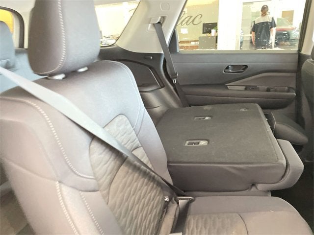 2025 Nissan Pathfinder S