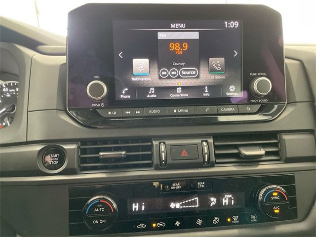 2025 Nissan Pathfinder S