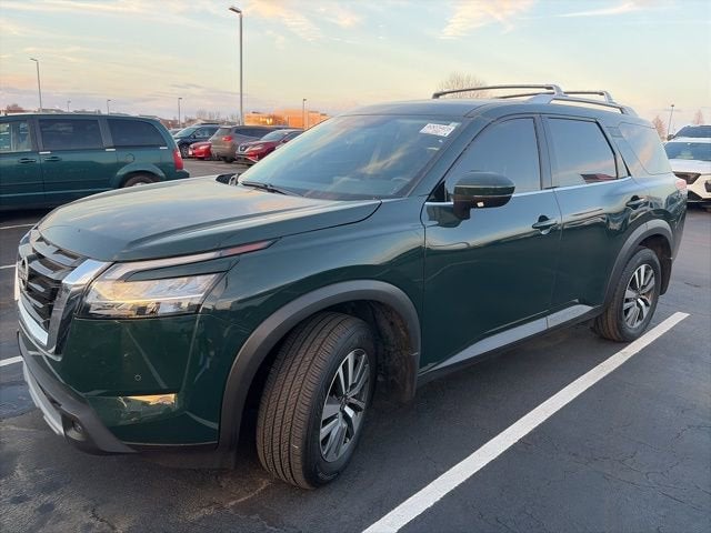 2024 Nissan Pathfinder SL