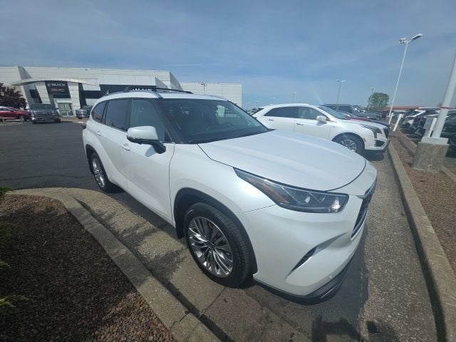 2025 Toyota Highlander Platinum