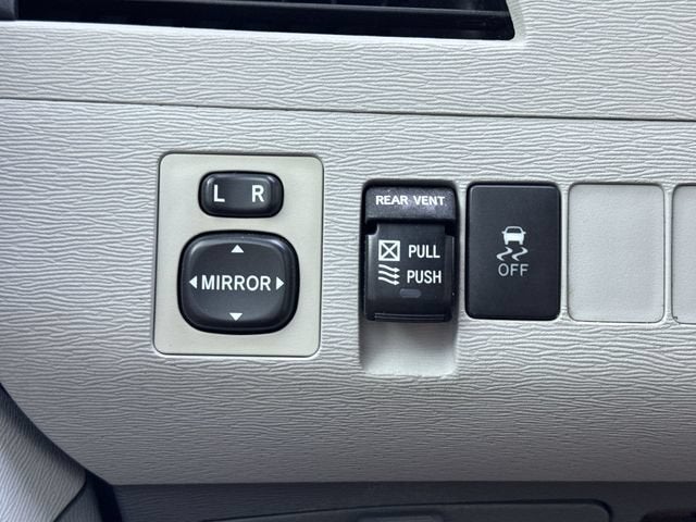 2012 Toyota Sienna XLE V6 8 Passenger