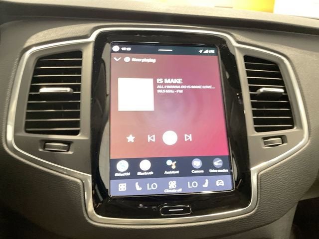 2025 Volvo XC90 Core