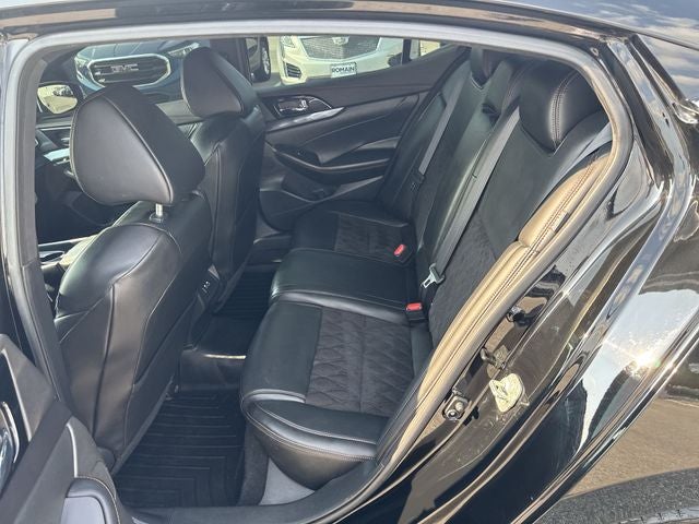 2020 Nissan Maxima SR