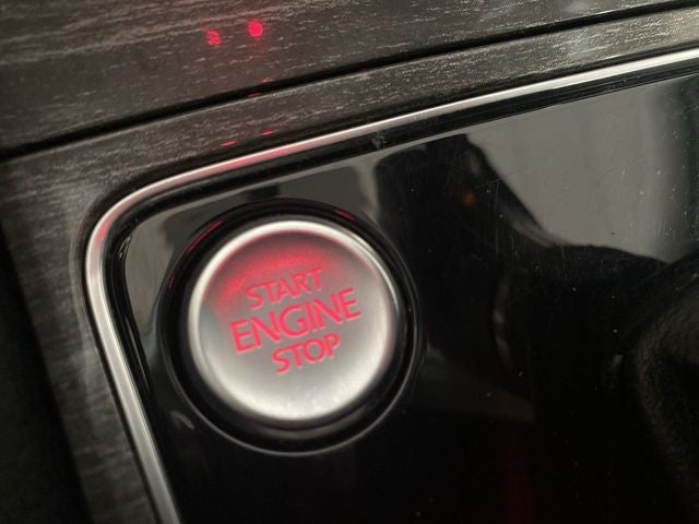 2017 Volkswagen Passat 1.8T SE w/Technology