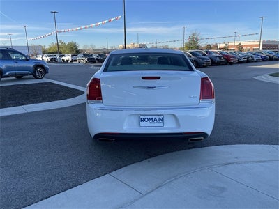 2019 Chrysler 300 Touring