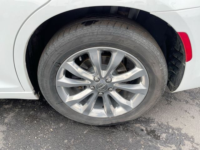 2019 Chrysler 300 Limited