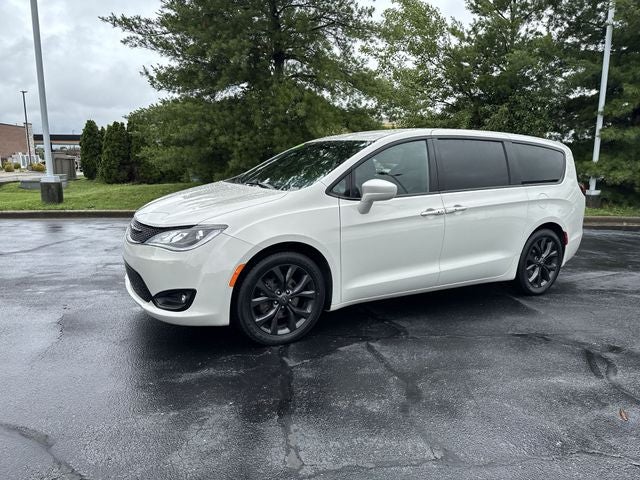 2020 Chrysler Pacifica Touring