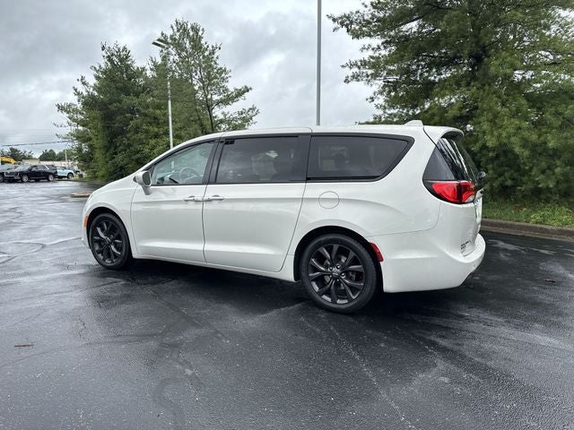 2020 Chrysler Pacifica Touring