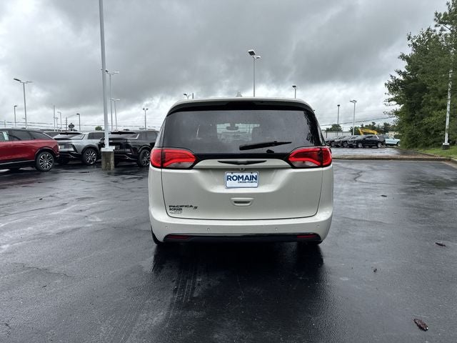 2020 Chrysler Pacifica Touring