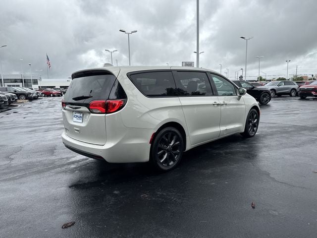 2020 Chrysler Pacifica Touring