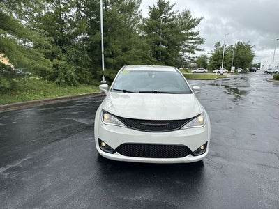 2020 Chrysler Pacifica Touring