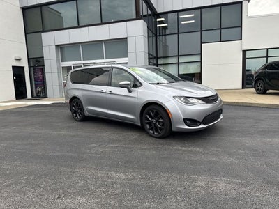 2020 Chrysler Pacifica Touring