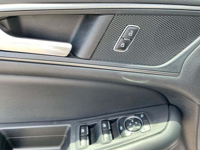 2020 Ford Edge SE