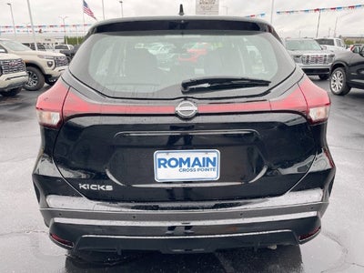 2025 Nissan Kicks Play S