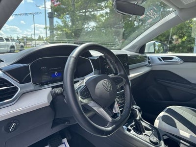 2025 Volkswagen Taos 1.5T SE