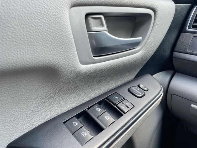 2016 Toyota Camry Hybrid LE