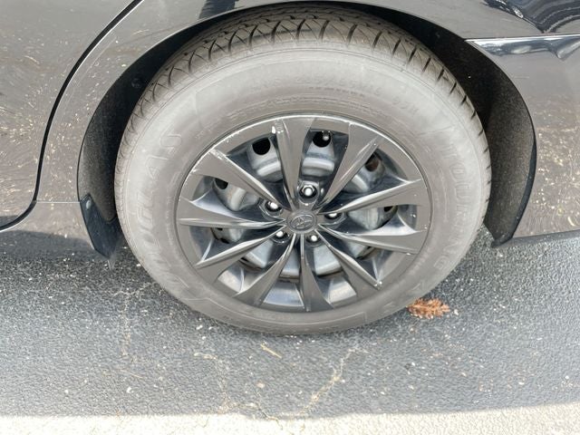 2016 Toyota Camry Hybrid LE