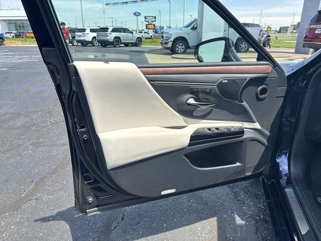 2025 Lexus ES 350 Ultra Luxury