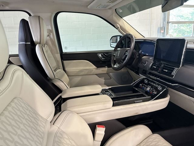 2021 Lincoln Navigator Black Label