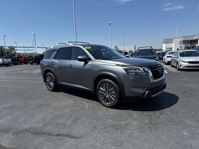 2025 Nissan Pathfinder SL